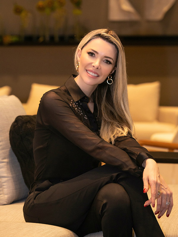 Dra. Miriane Ferreira